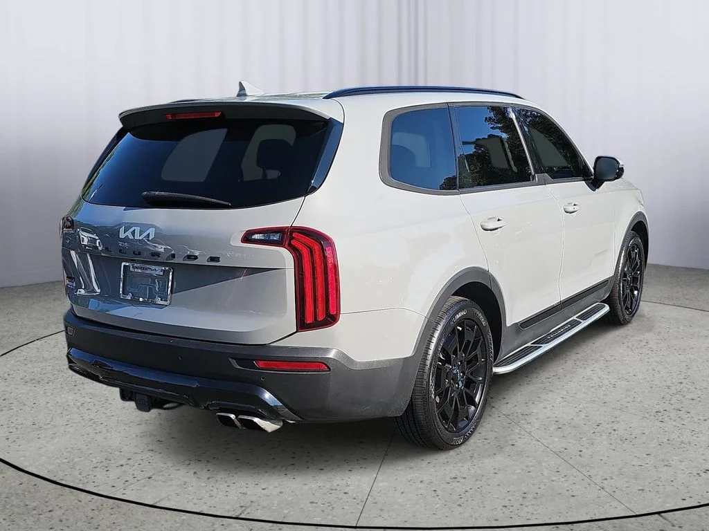 Used 2022 Gray Kia SX image 3