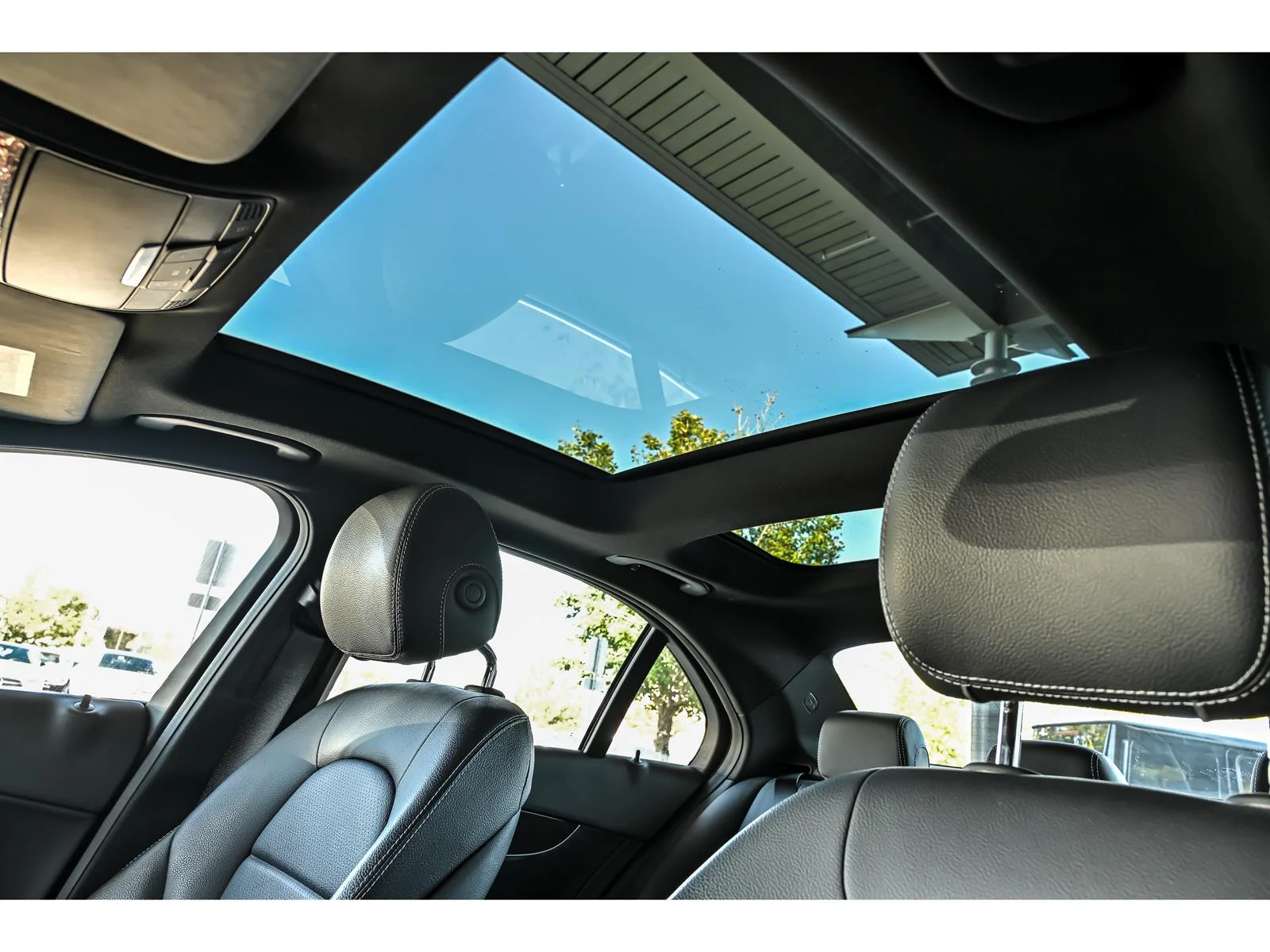 Used 2018 White Mercedes-Benz C 300 4MATIC® image 13