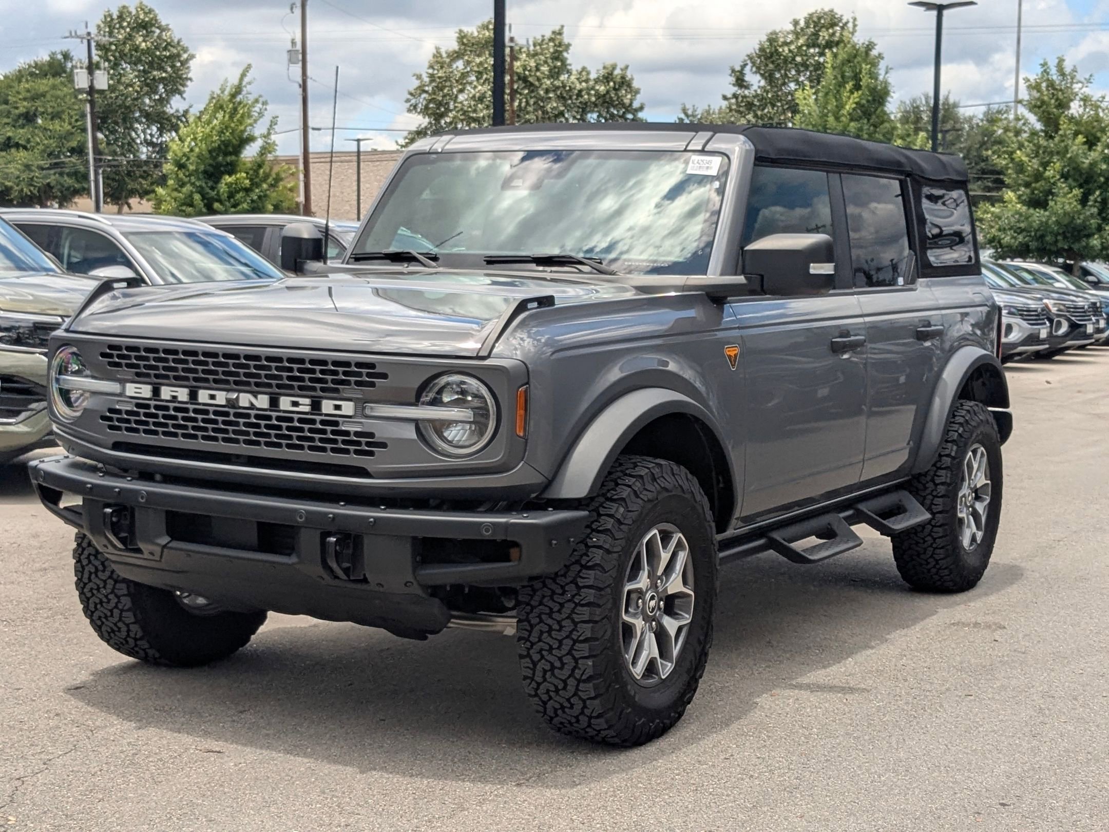 Used 2024 Gray Metallic Ford Badlands image 7