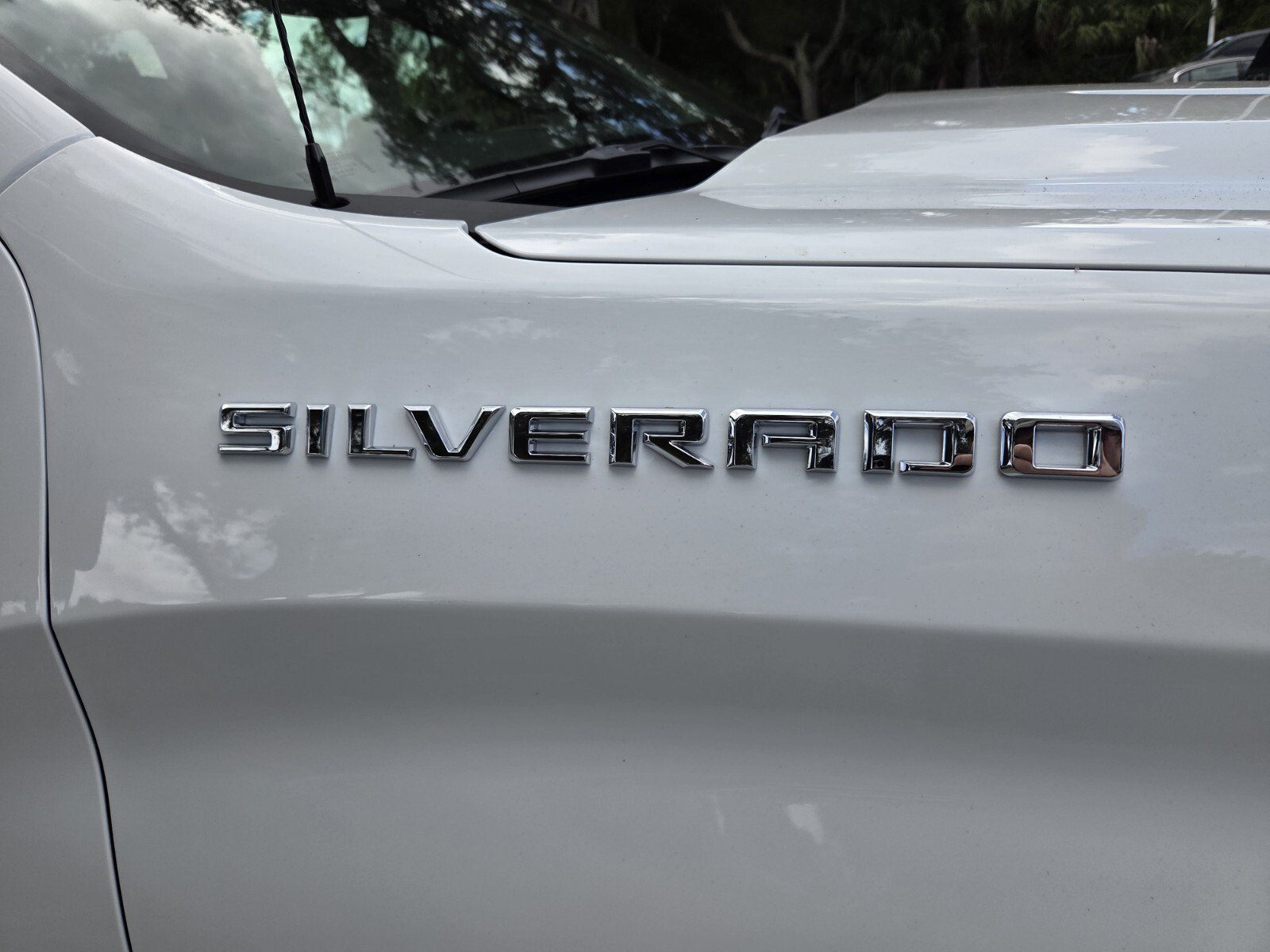 New 2026 Summit White Chevrolet WT image 9