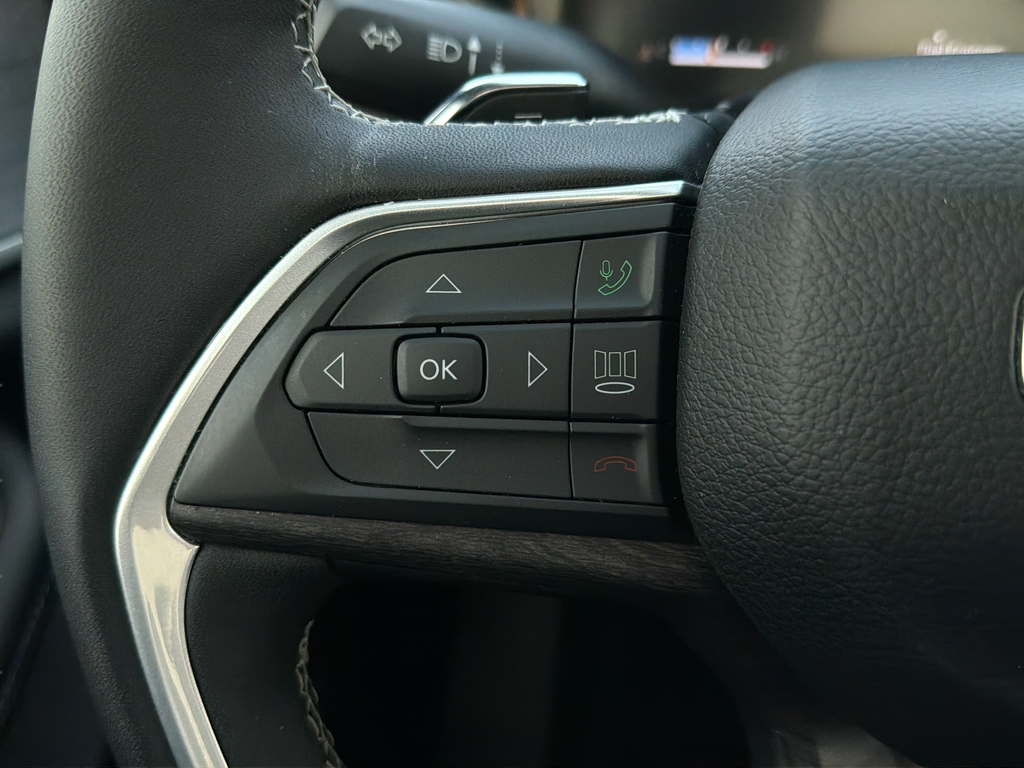 Used 2025 Red Jeep Limited image 9