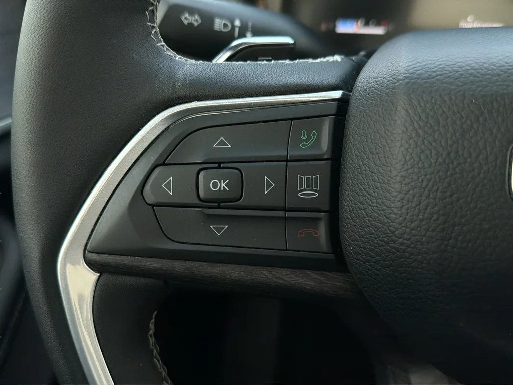 Used 2025 Red Jeep Limited image 9
