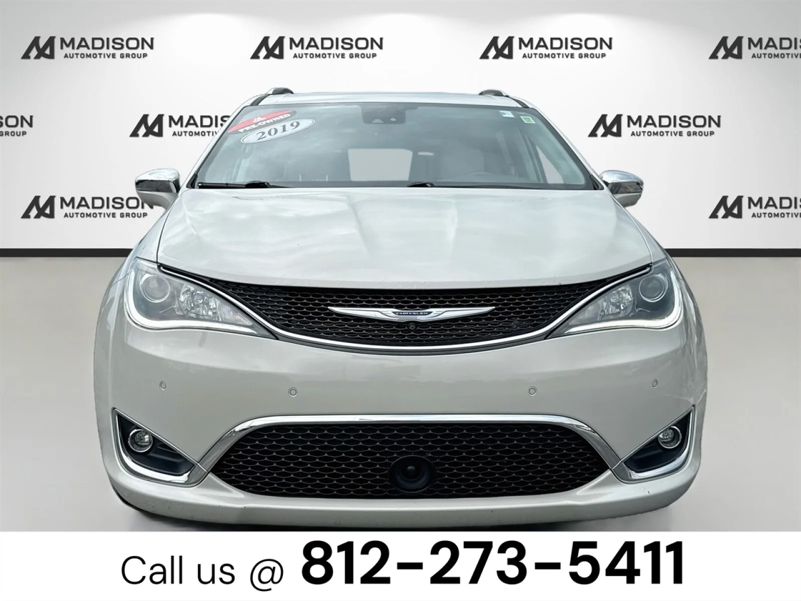 Used 2019 Chrysler Pacifica Limited with VIN 2C4RC1GGXKR657906 for sale in Madison, IN
