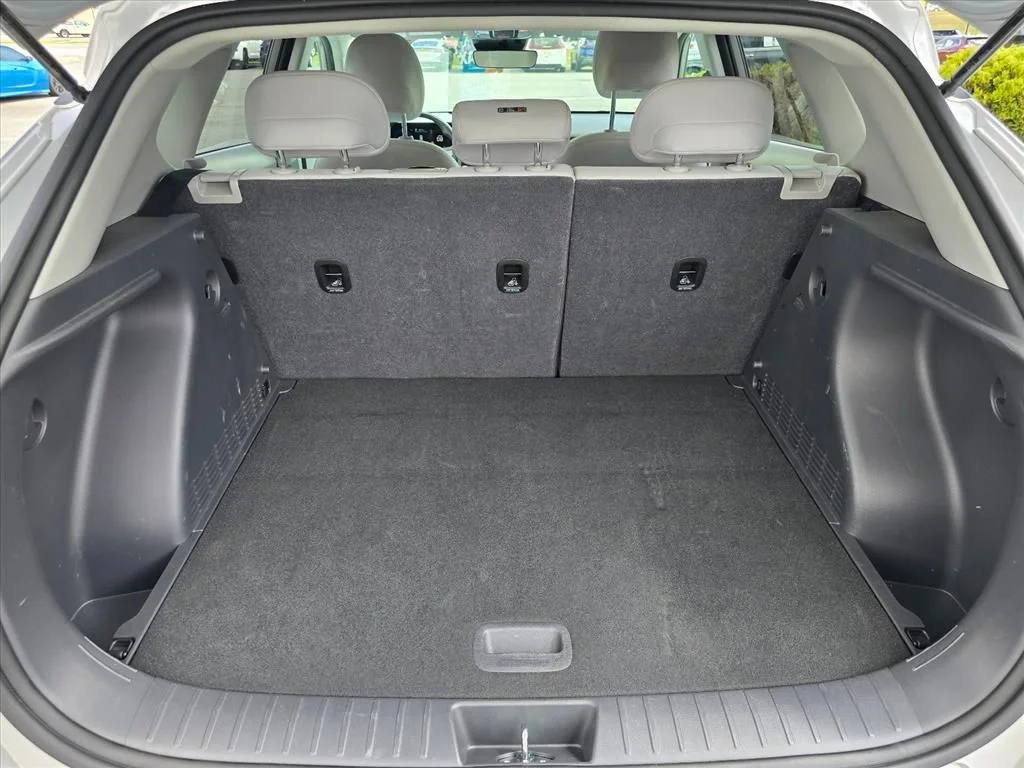 Used 2025 Gray Hyundai SEL image 26