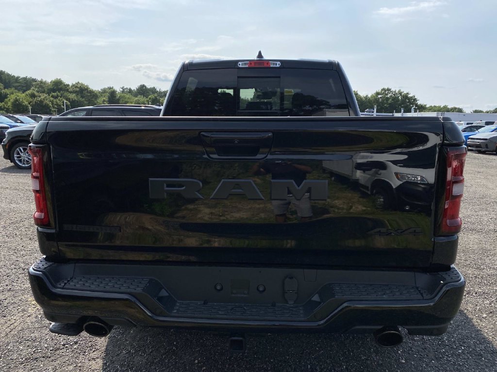 New 2026 Diamond Black Crystal Pearl-Coat Exterior Paint Ram Big Horn/Lone Star image 4