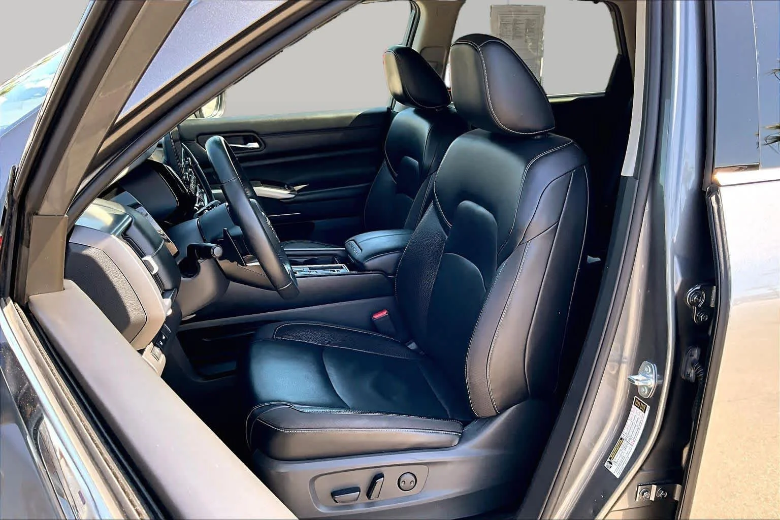 Pre-Owned 2022 Nissan Pathfinder SL