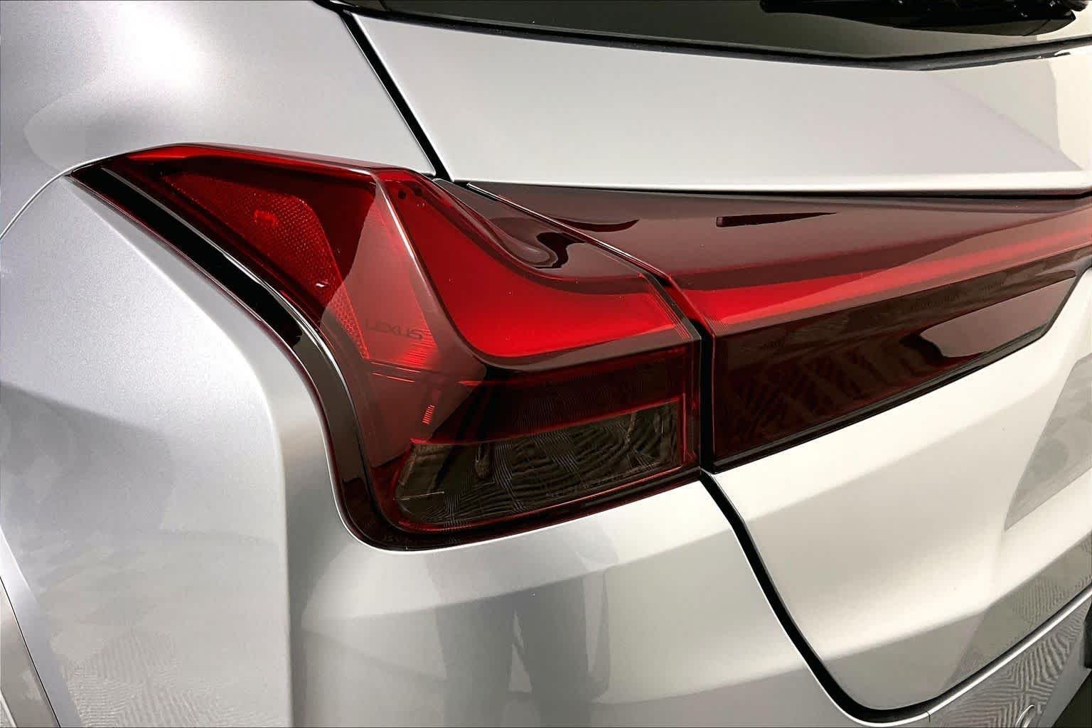 Used 2025 Iridium Lexus Premium image 27