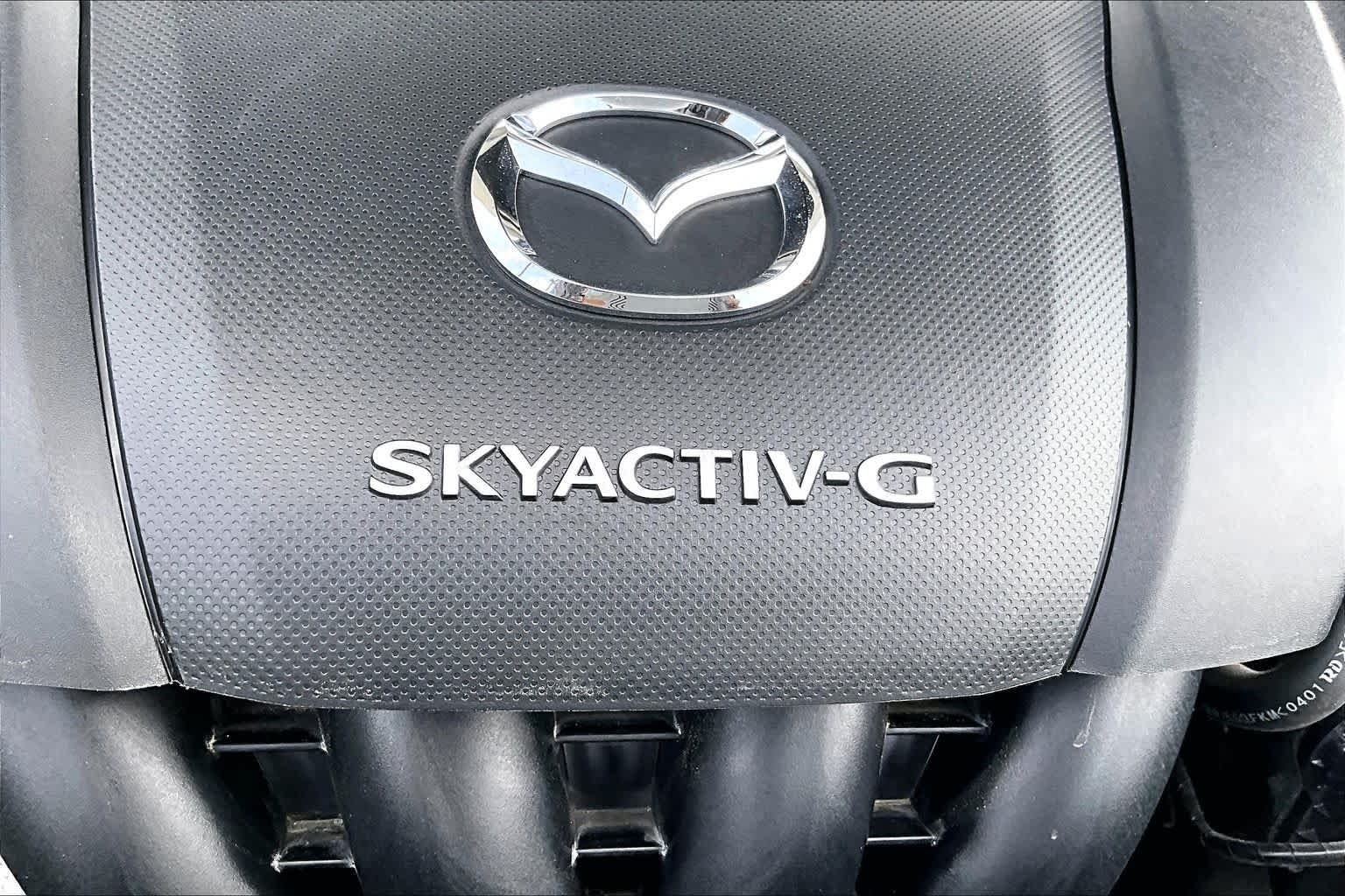 Used 2021 Snowflake White Pearl Mica Mazda Preferred image 32