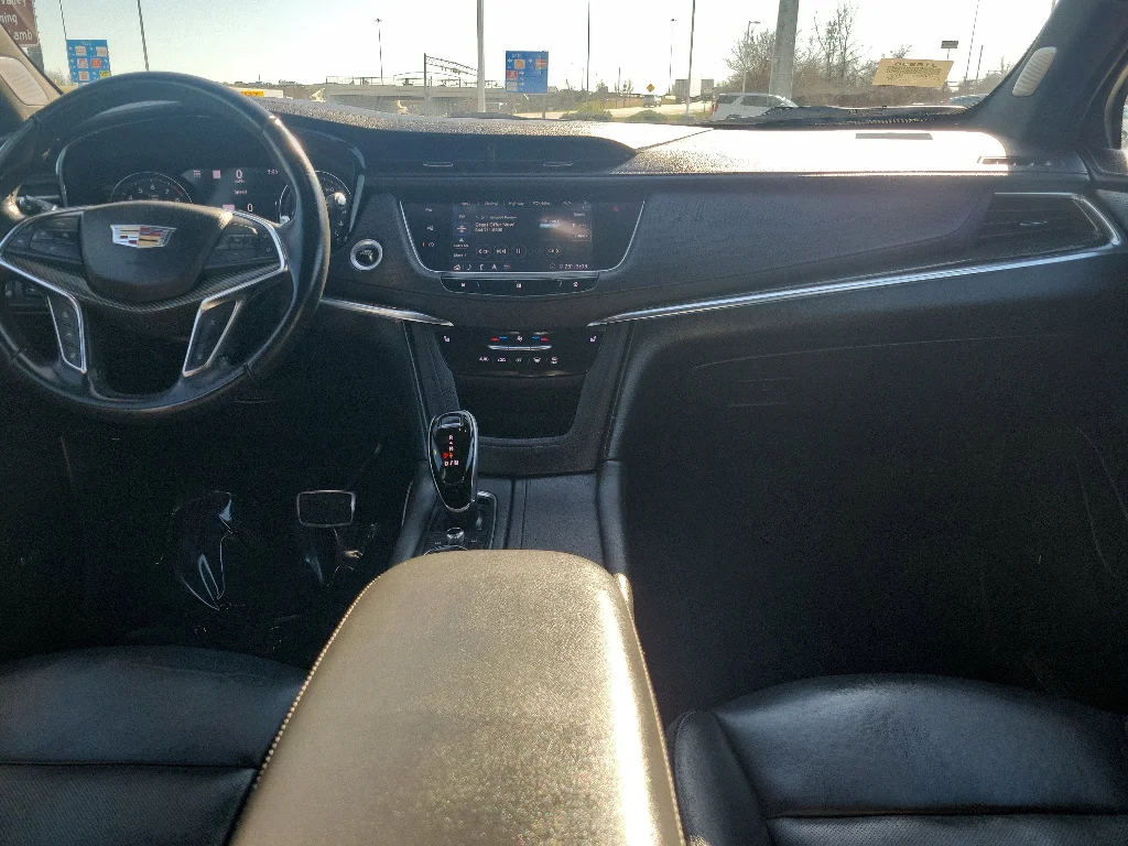 Used 2020 Stellar Black Metallic Cadillac Sport image 9