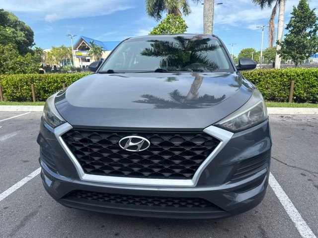 Used 2019 Gray Hyundai SE image 2