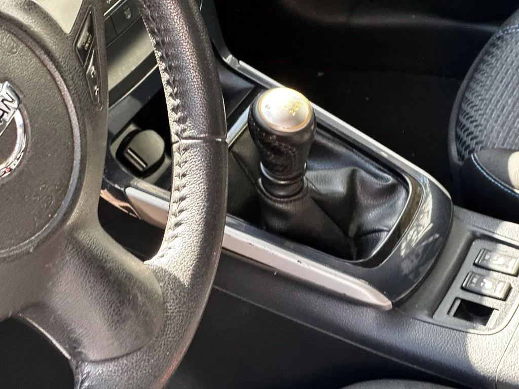 Used 2017 White Nissan SR image 26