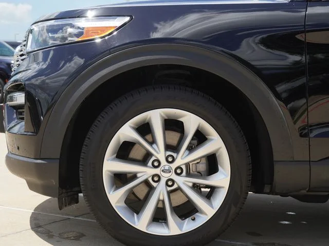 Used 2023 Black Ford Platinum image 8