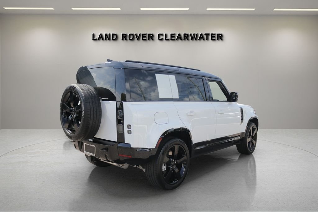 New 2026 Fuji White LAND ROVER X-Dynamic SE image 5
