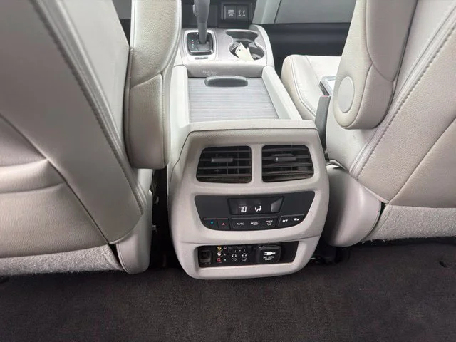 Used 2016  Honda EX-L image 18