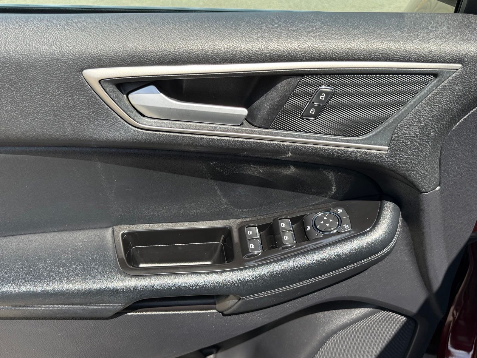 Used 2020 Red Ford SEL image 21