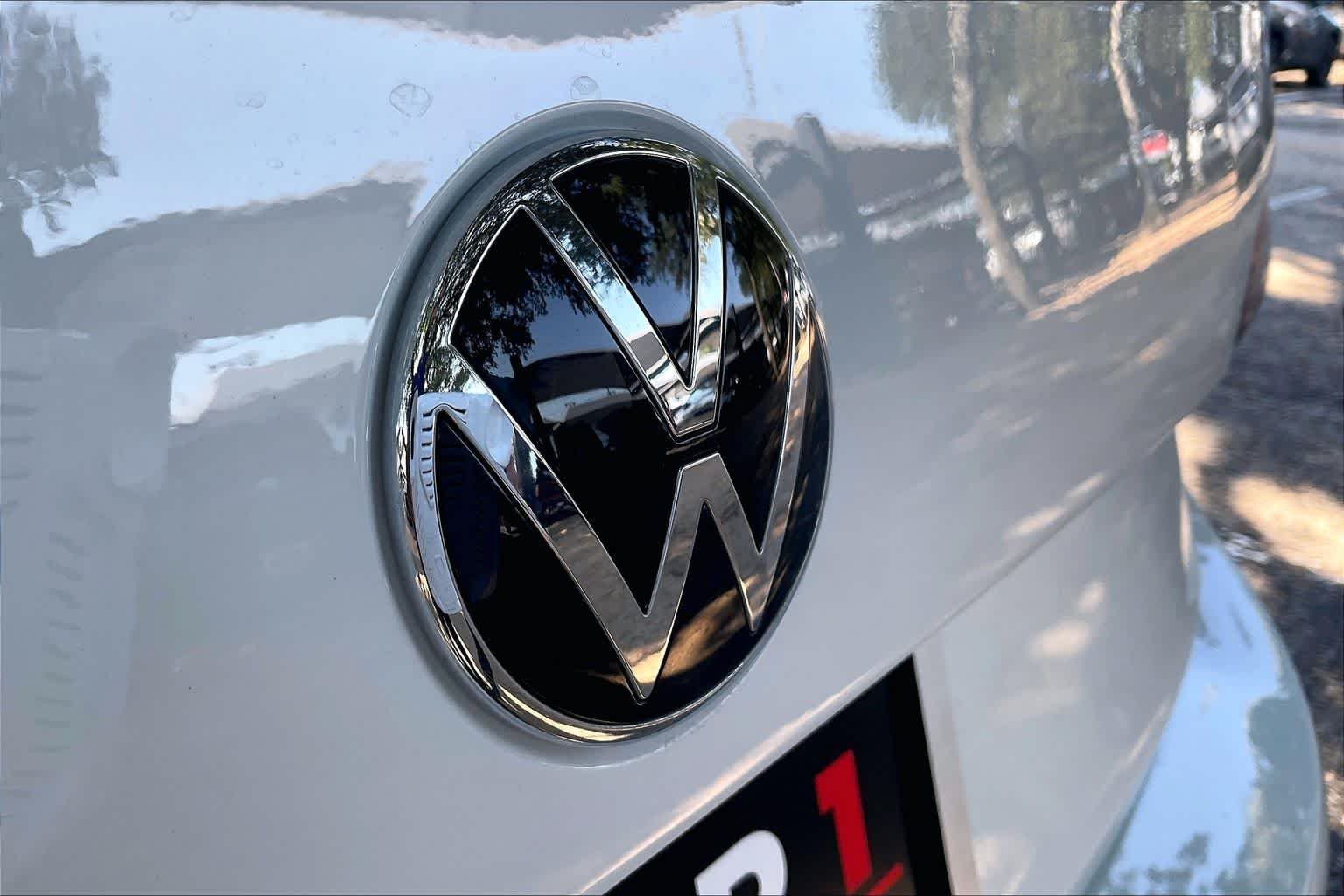 Used 2024 Pure White Volkswagen S image 30
