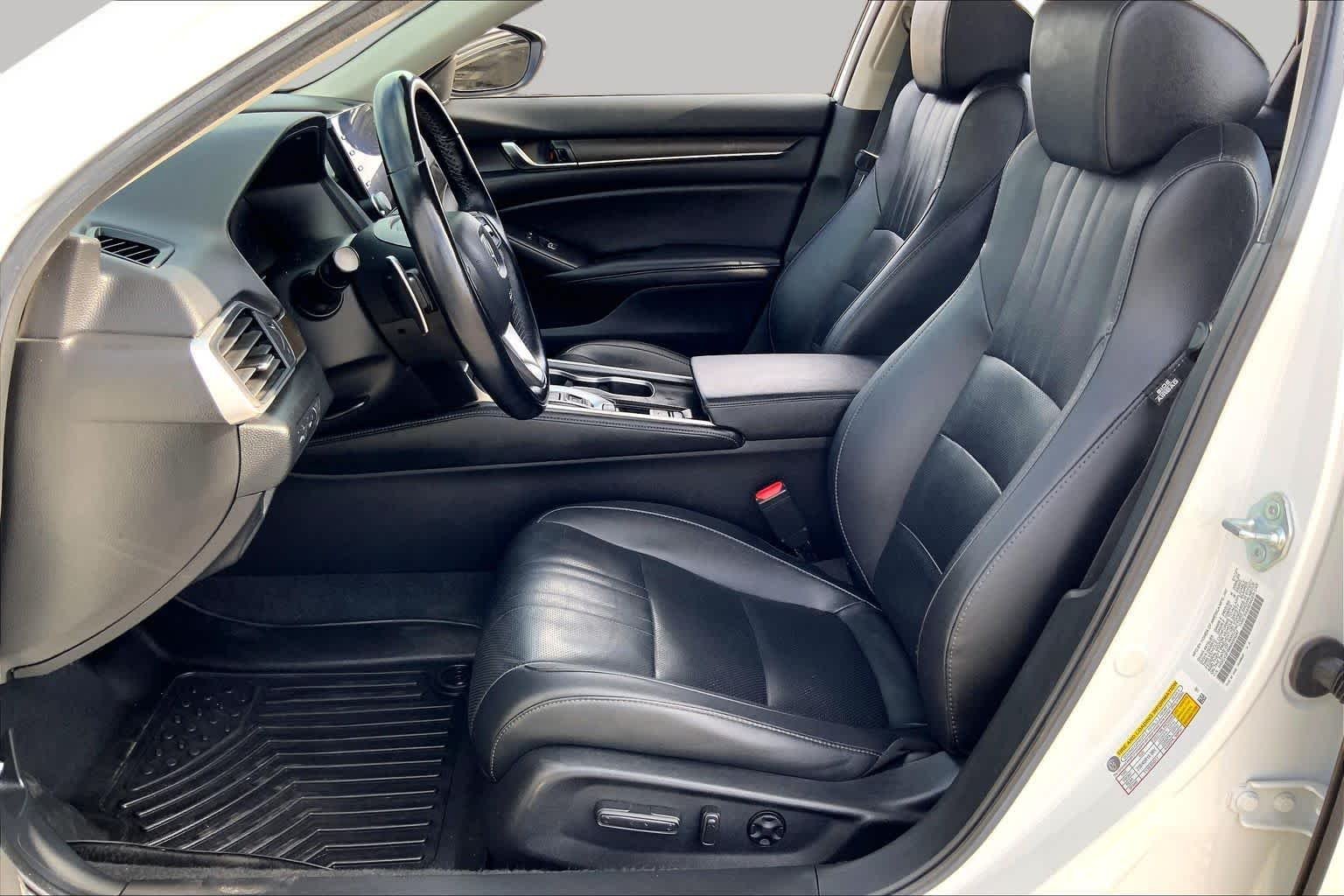 Used 2021 Platinum White Pearl Honda Touring image 8