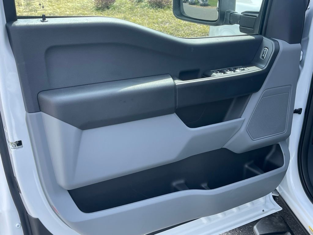 New 2026 Oxford White Ford F-450® XL image 24