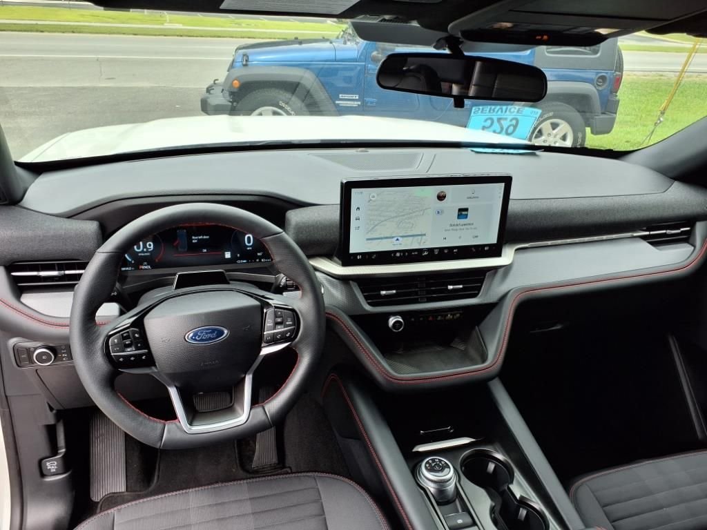2025 Ford Explorer ST-LINE - Photo 12