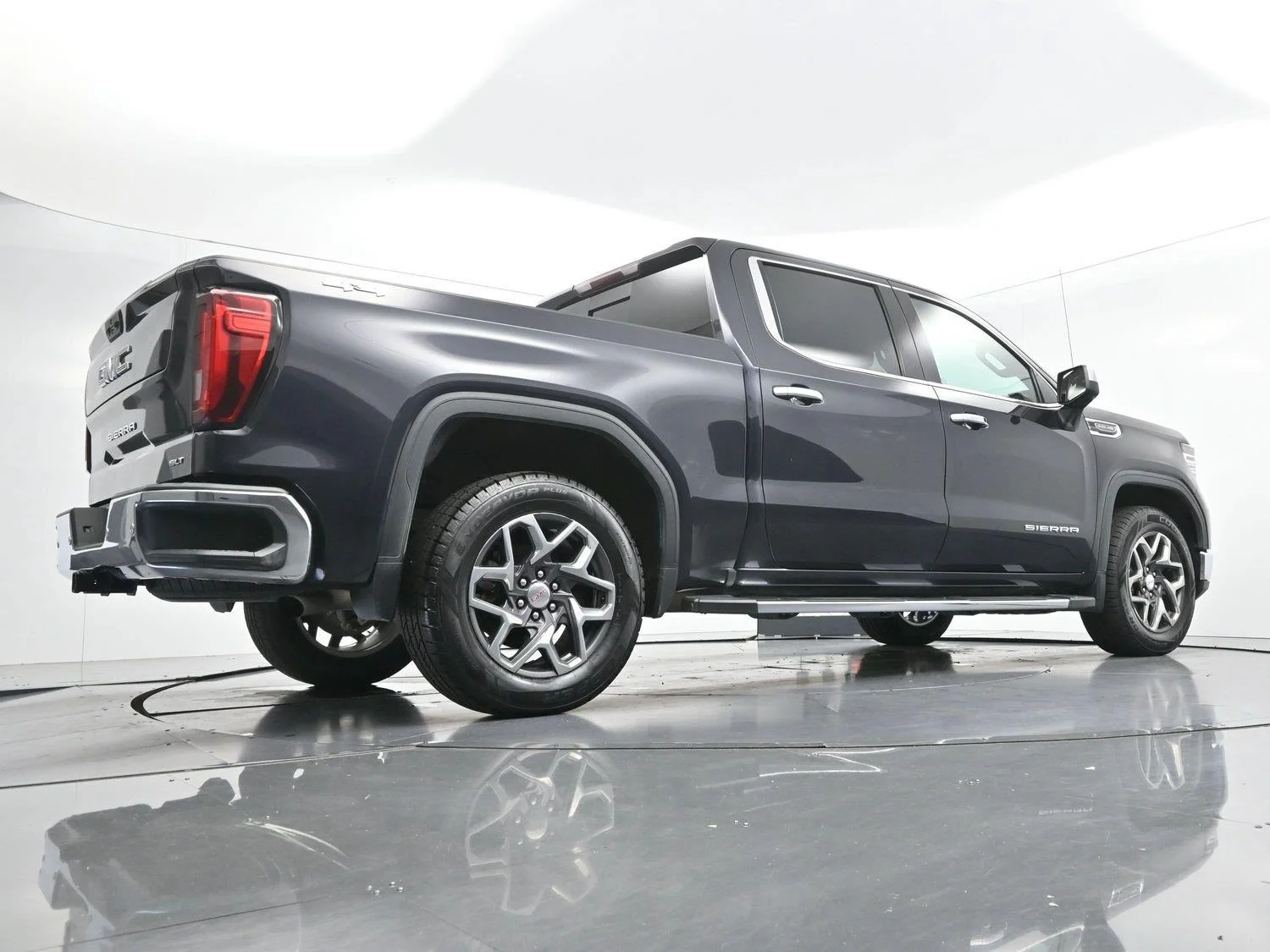 Used 2022 Titanium Rush Metallic GMC SLT image 54