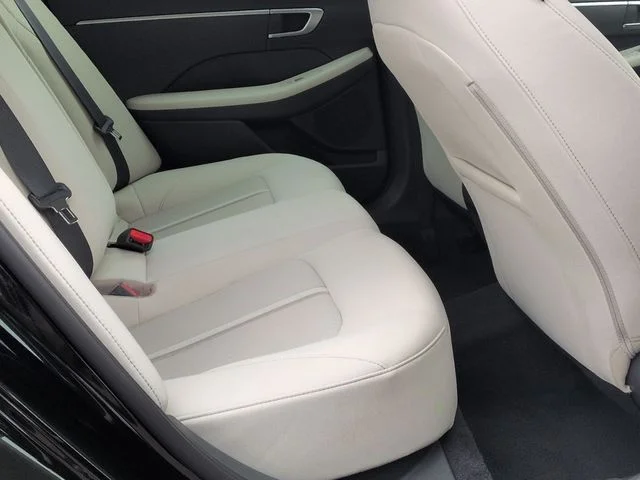 Used 2026 Black Hyundai SE image 25