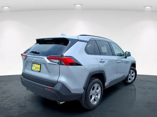 Used 2025 Silver Toyota XLE image 8