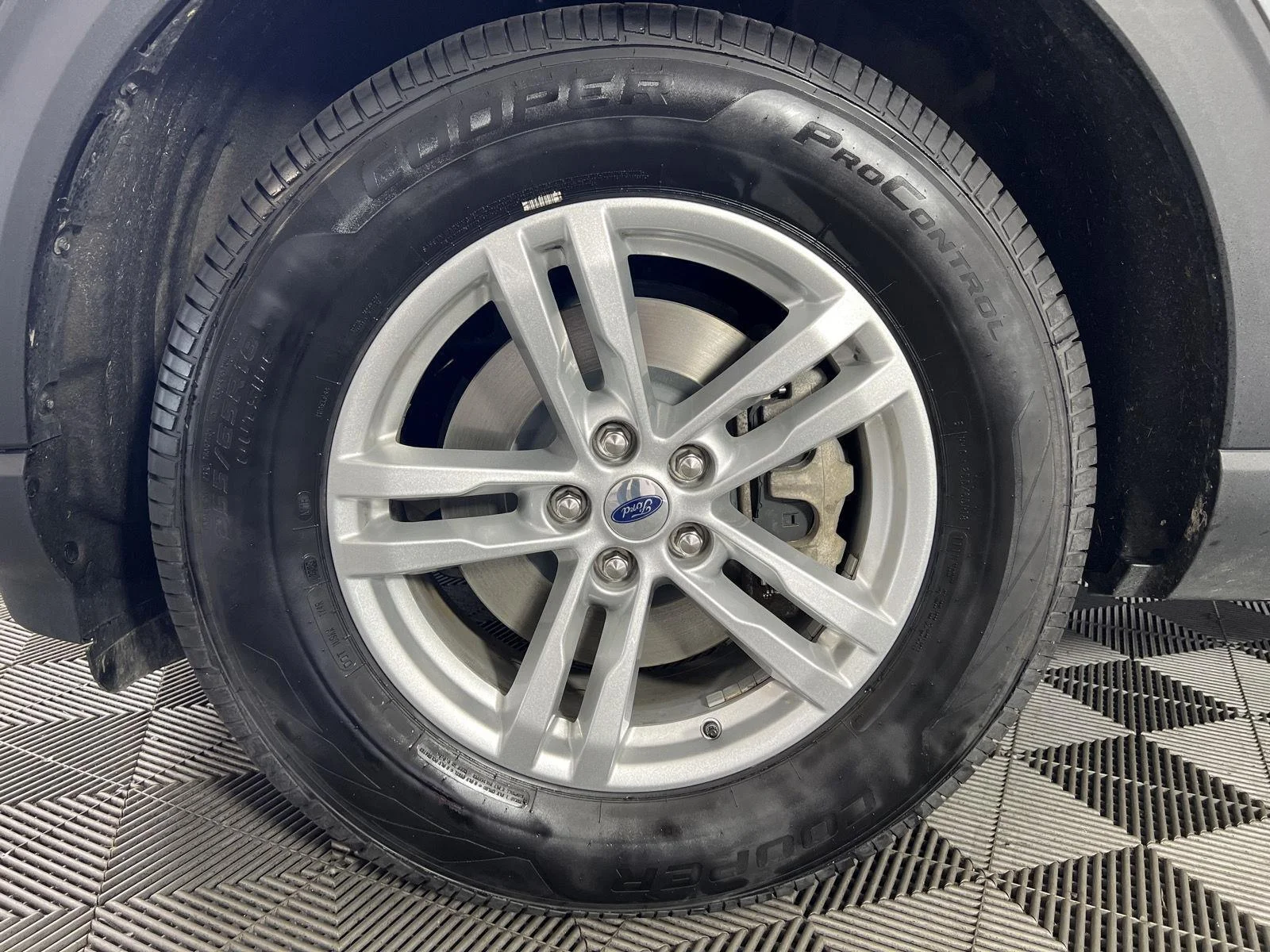 Used 2023 Carbonized Gray Ford XLT image 9