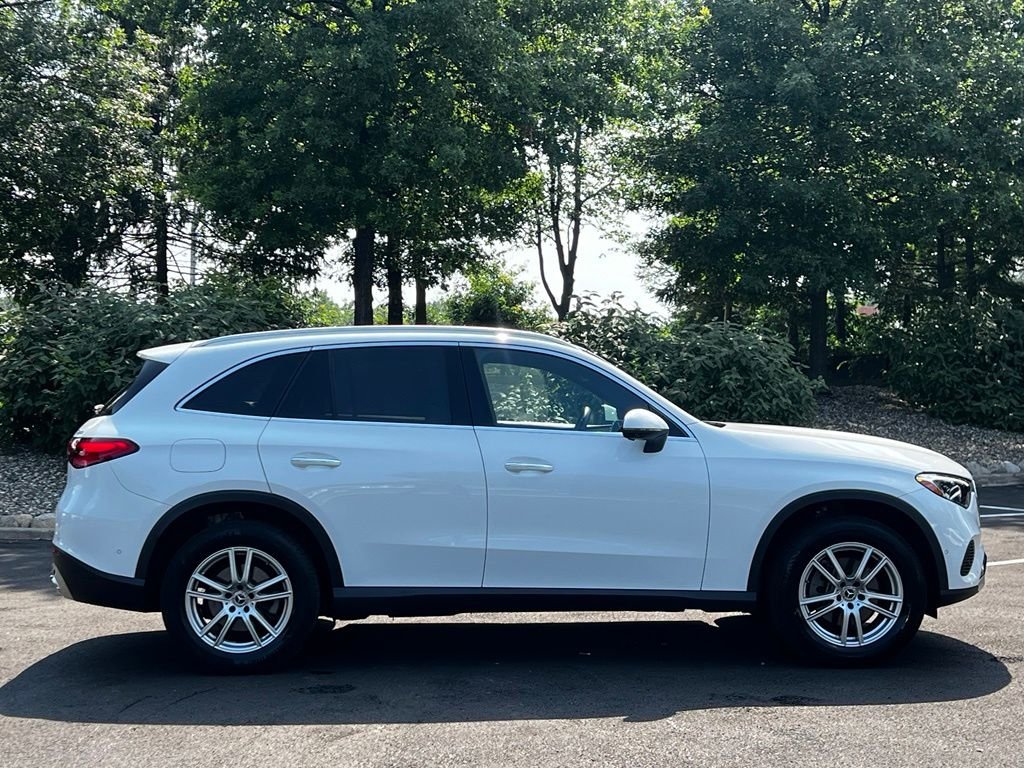 Used 2023 White Mercedes-Benz GLC 300 image 4