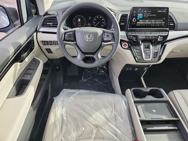 2026 Honda Odyssey Touring - Photo 11