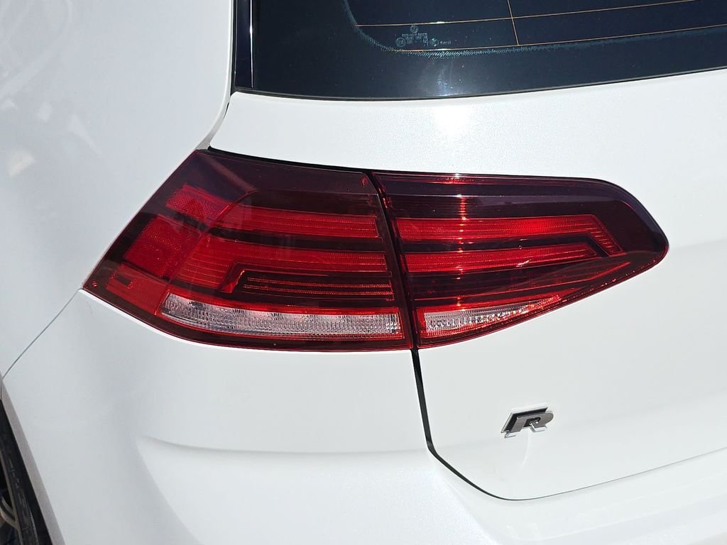 Used 2019 White Volkswagen DCC & Navigation 4Motion image 37