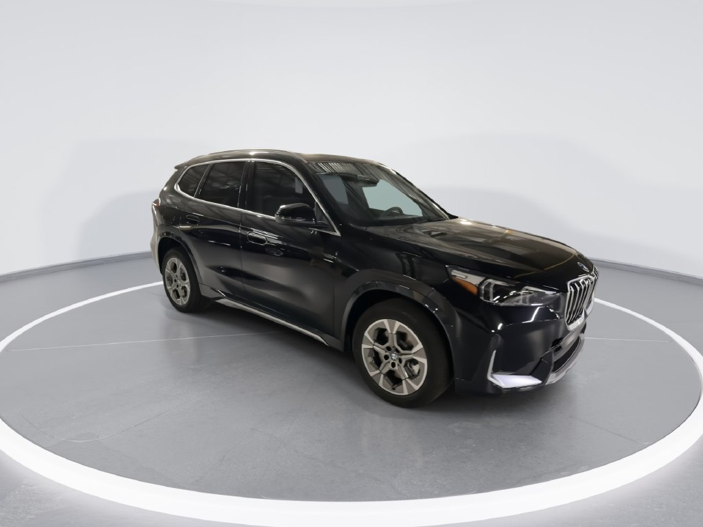 New 2027 Black Sapphire Metallic BMW xDrive28i image 2