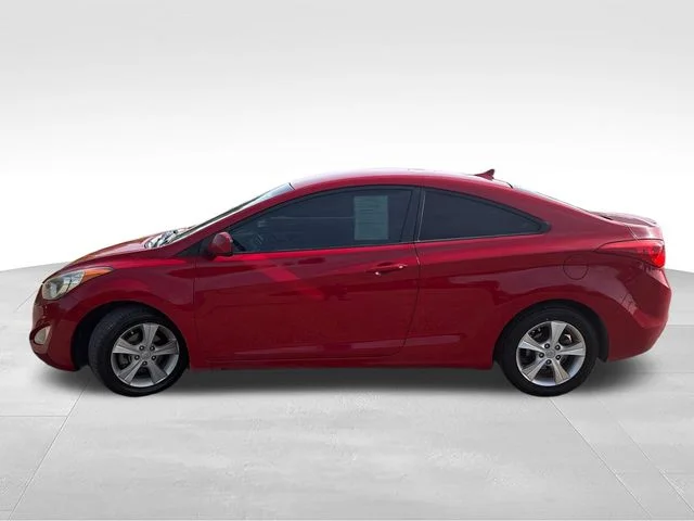 Used 2013 Red Hyundai GS image 4