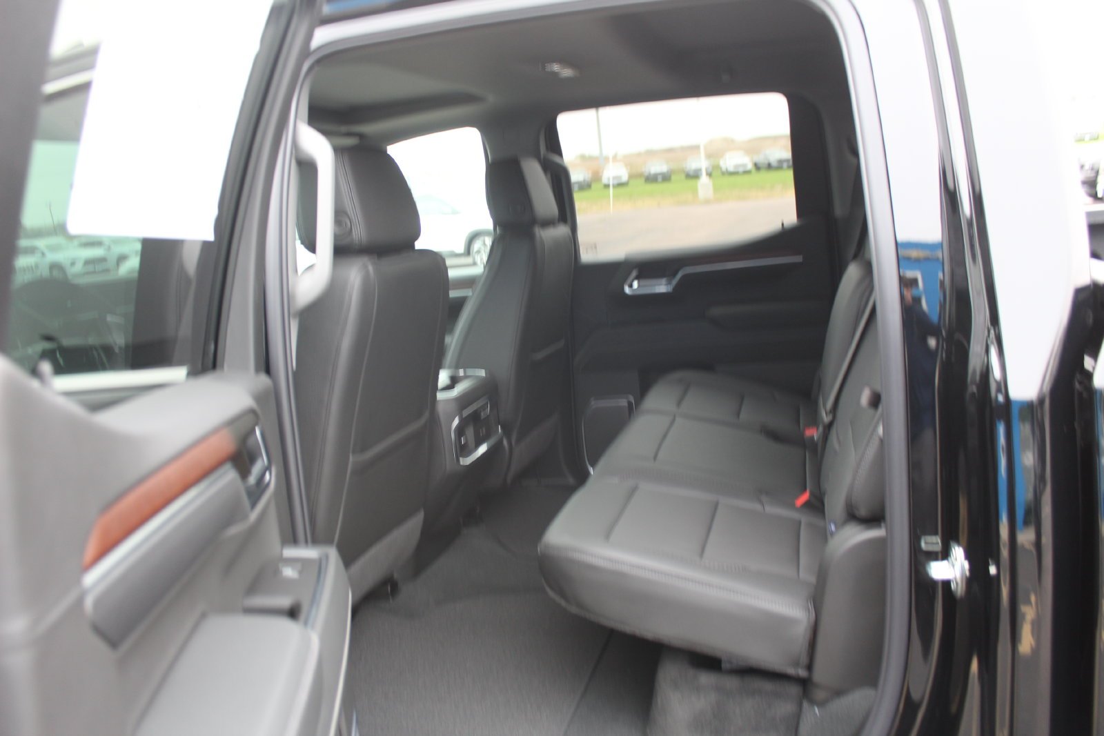 2026 GMC Sierra 1500 Denali - Photo 9
