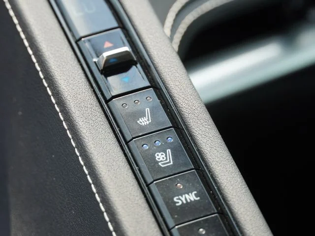 Used 2022 Black Chevrolet Stingray image 20
