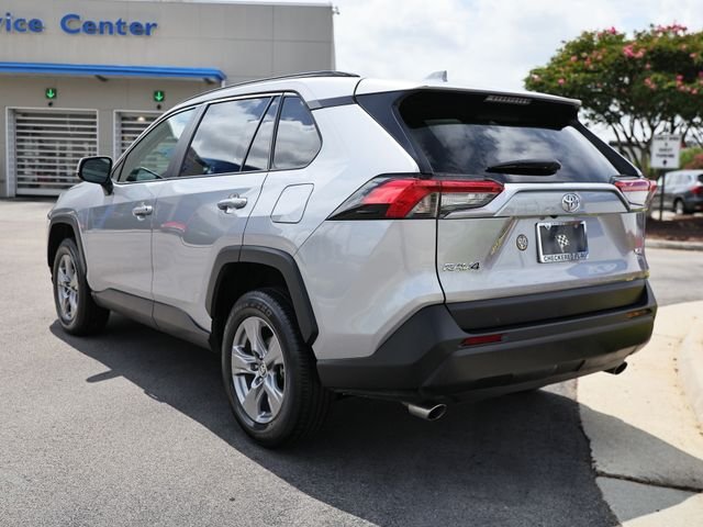 Used 2025 Silver Sky Metallic Toyota XLE image 7