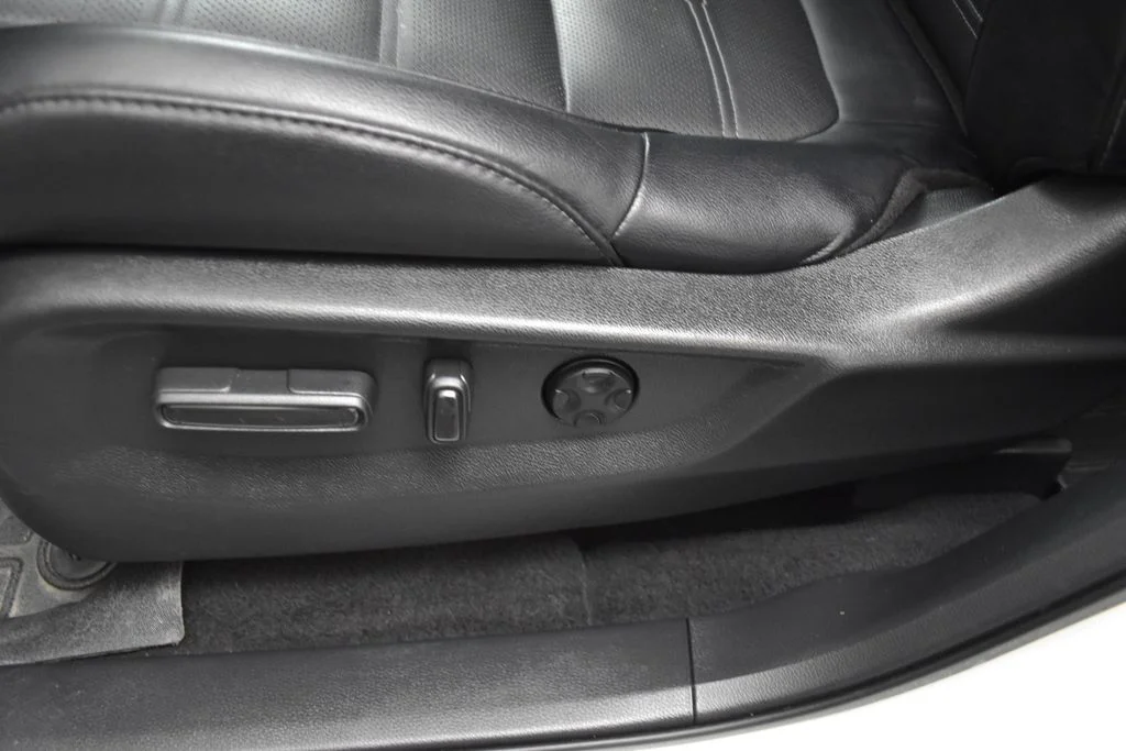 Certified Used 2018 White Honda Touring image 11