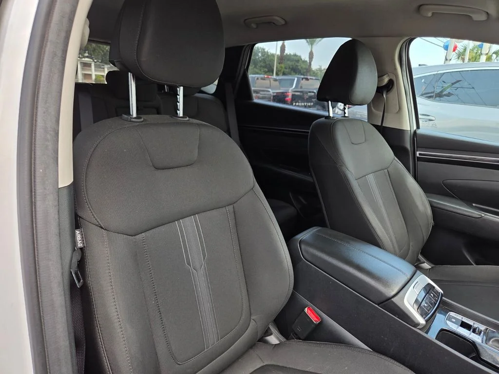 Used 2023 White Hyundai SEL image 27