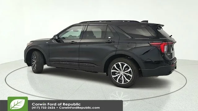 Certified Used 2026 Black Metallic Ford ST-Line image 3