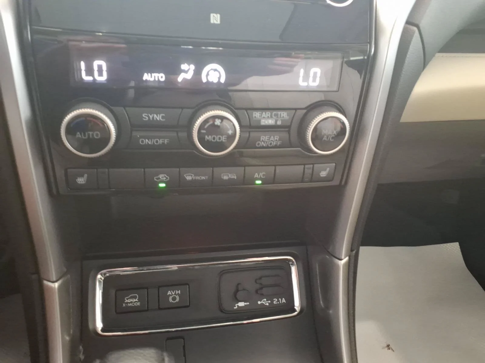 Used 2022 Brilliant Bronze Metallic Subaru Limited image 28