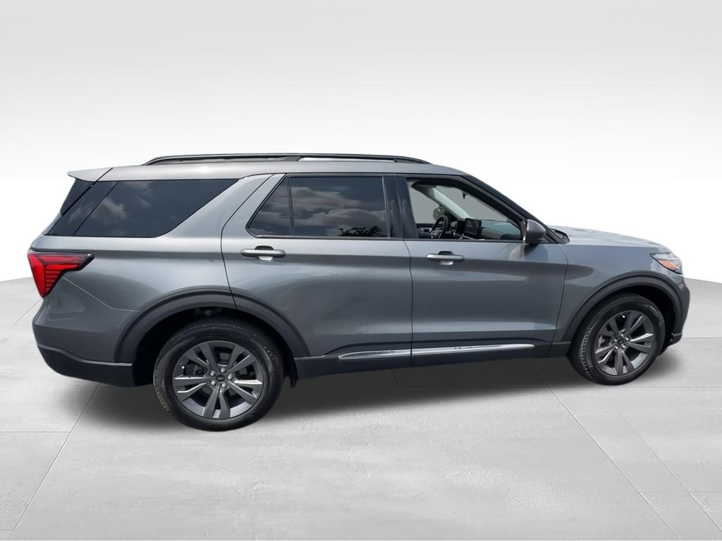 Used 2025 Gray Ford Active image 10