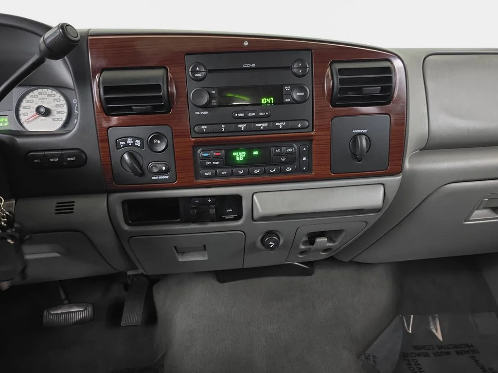 Used 2005 Black Clearcoat Ford Lariat image 16