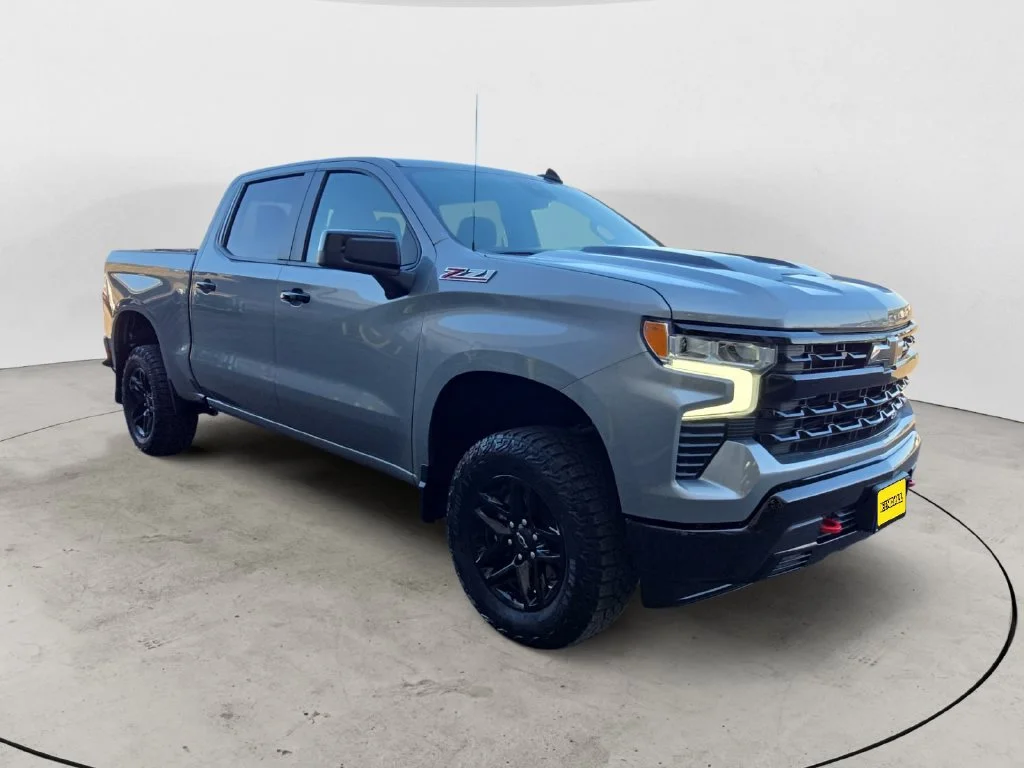 Used 2024 Sterling Gray Metallic Chevrolet LT Trail Boss image 5