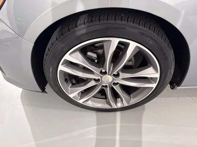 Used 2024 Gray Chevrolet LT image 4