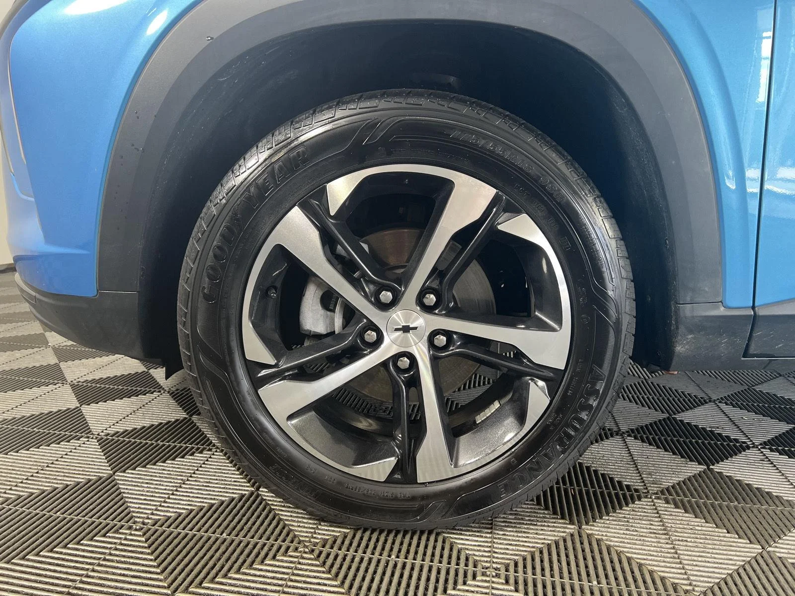 Used 2025 Marina Blue Metallic Chevrolet 1RS image 29