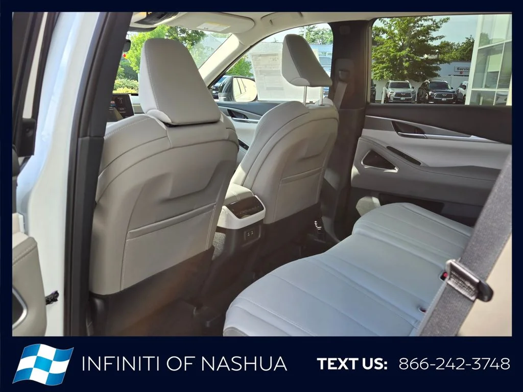 New 2027 RADIANT WHITE INFINITI Luxe AWD image 20