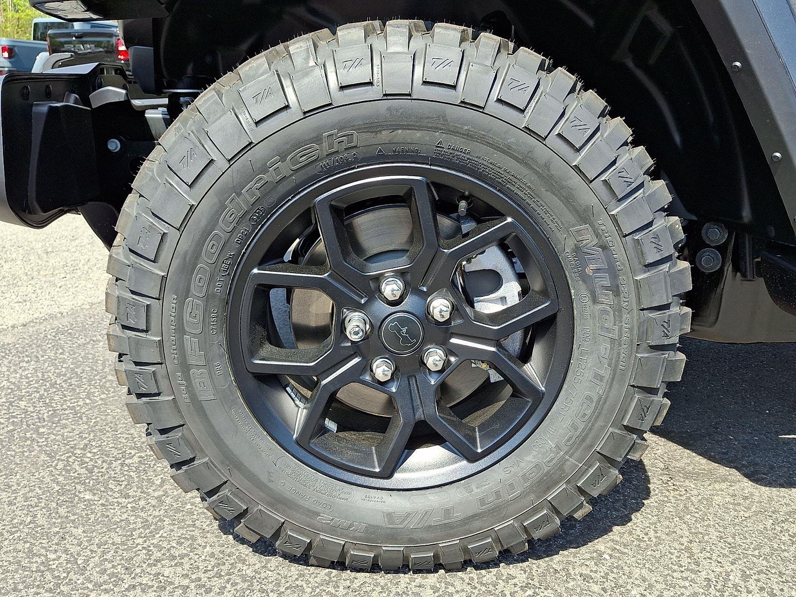 New 2026 Granite Crystal Metallic Clear-Coat Exterior Paint Jeep Texas Trail image 5