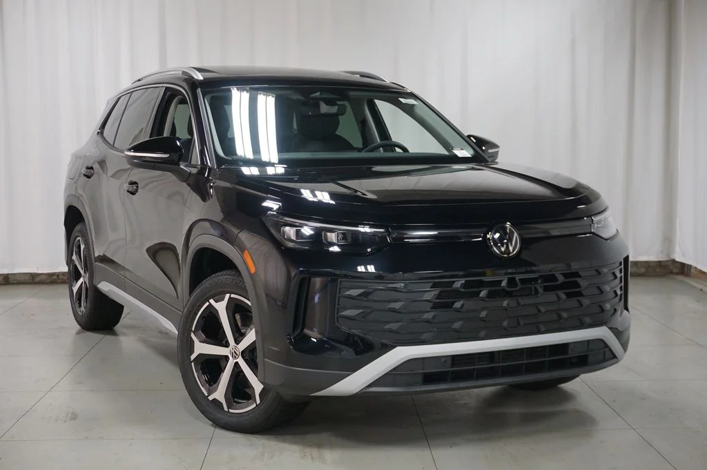 New 2026 Deep Black Volkswagen 2.0T SE image 2