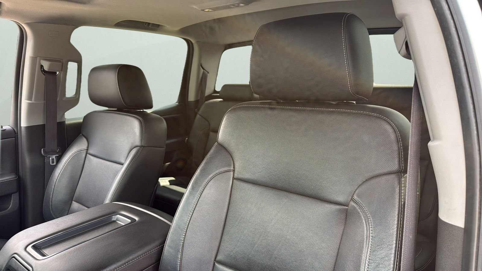 Used 2015 White Chevrolet LTZ image 9