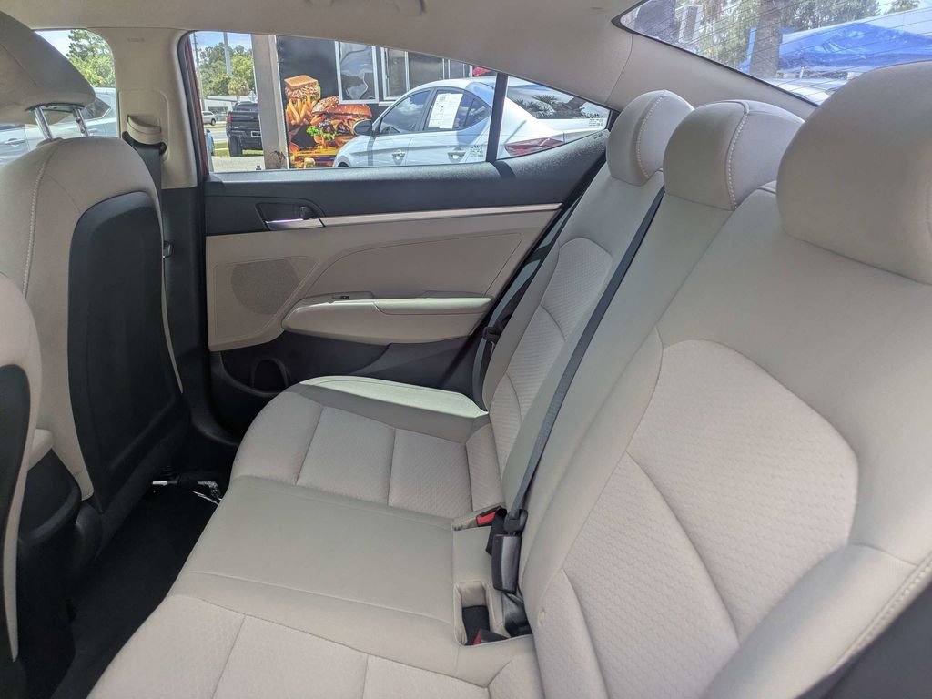 Used 2020 Red Hyundai SE image 12