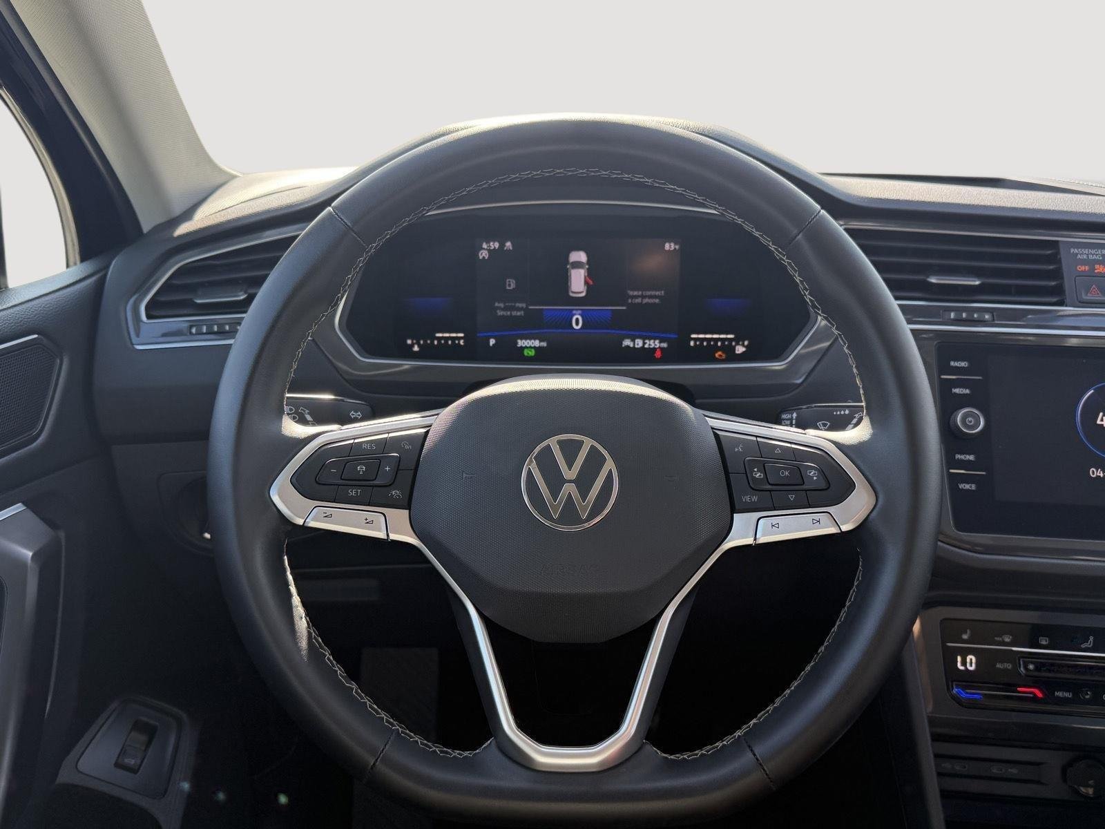 Used 2022 Deep Black Pearl Volkswagen SE image 19